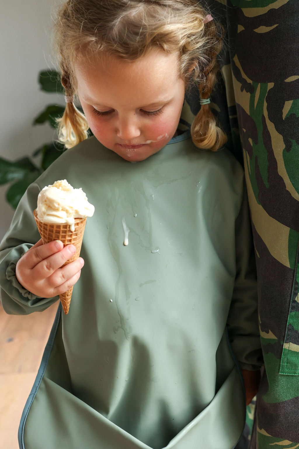 Pistachio Cream | Smock Bib