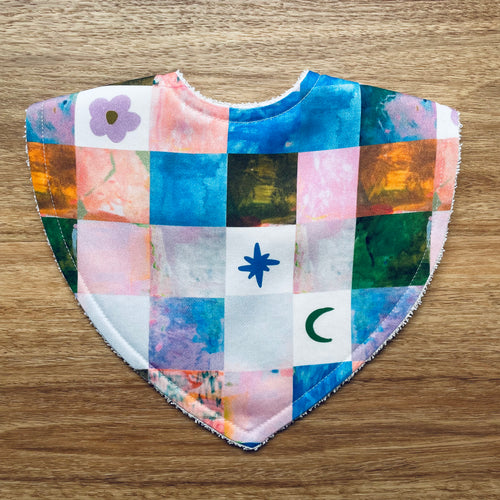 Blankie | Triangle Bib
